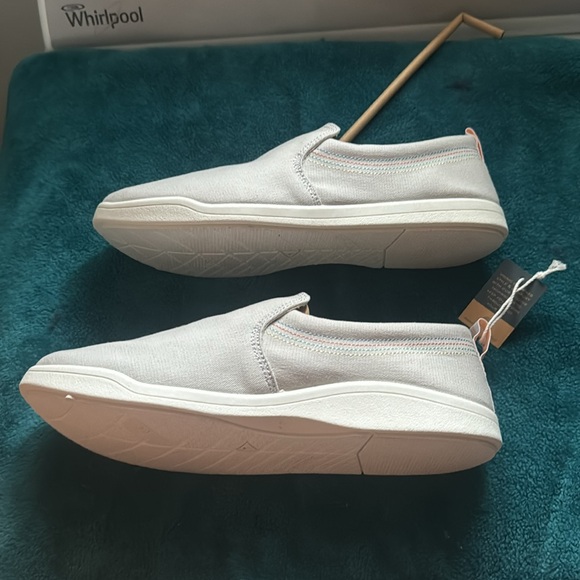 Vionic Beach “Marshall” Canvas Slip On Sneakers NWT&B Vapor (light gray) Size 9W - Picture 4 of 11